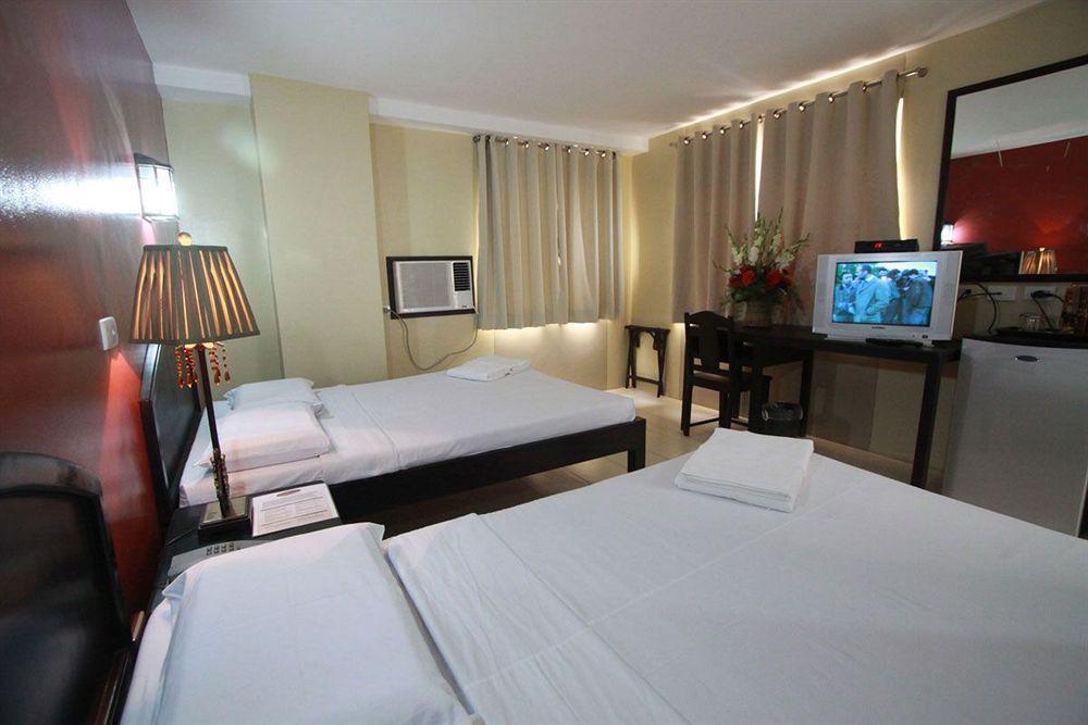 Sampaguita Suites Plaza Garcia Cebu Stadt Exterior foto
