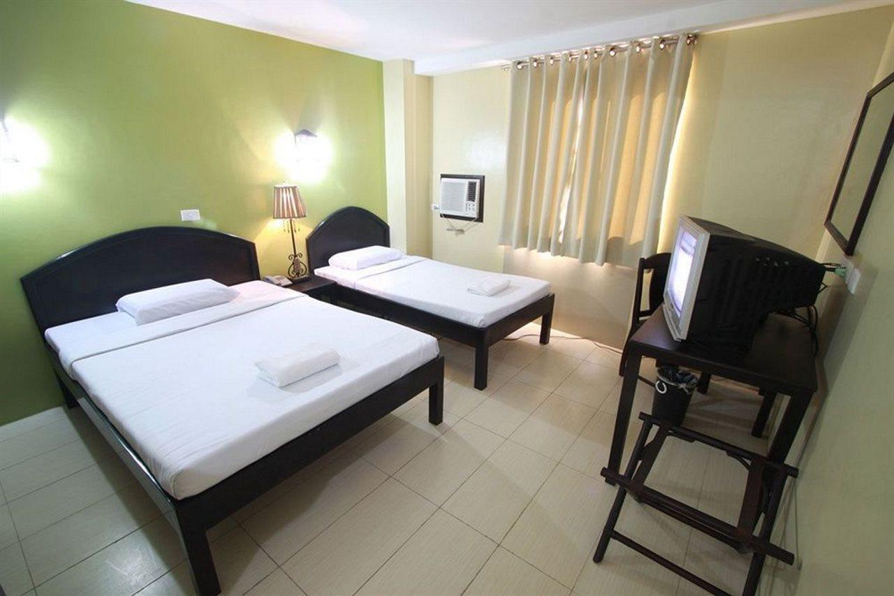 Sampaguita Suites Plaza Garcia Cebu Stadt Exterior foto